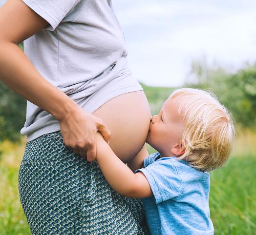 Ciąża latem - jak przetrwać lato w ciąży? - Mustela blog