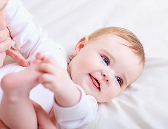 Czkawka u noworodka - czy jest się czym martwić? - blog Mustela