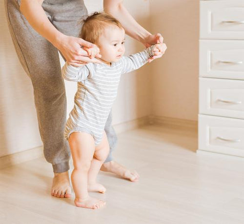 Kiedy dziecko zaczyna chodzić? - Mustela Poland - 1