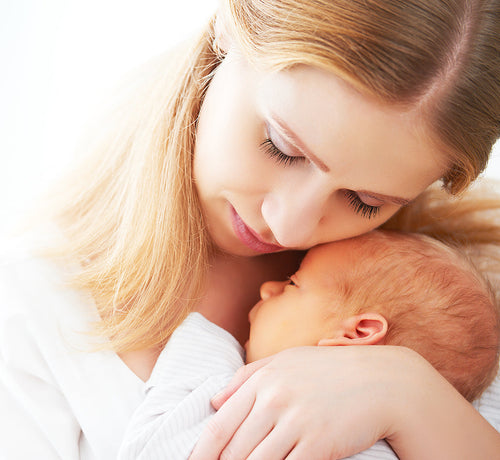 Kangurowanie noworodka - Mustela Poland - 1