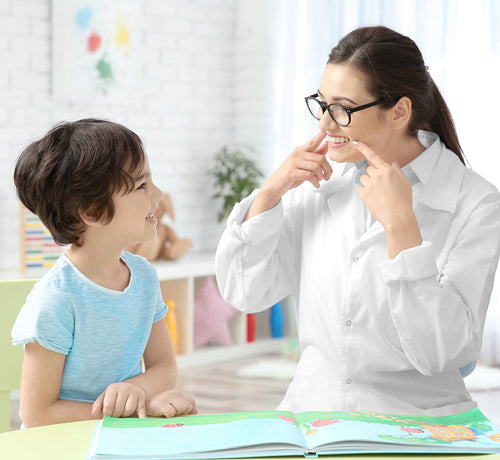 W jaki sposób wspierać rozwój mowy dziecka - Mustela Poland - 1