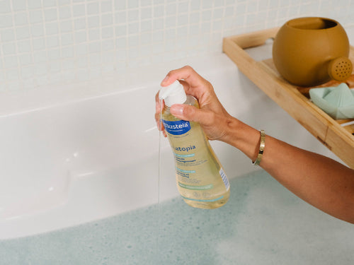 Jak myć skórę dziecka ze skłonnością do atopii? - Mustela Poland - 1