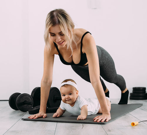 Ćwiczenia w połogu jak ćwiczyć i kiedy zacząć - Mustela Poland - 1