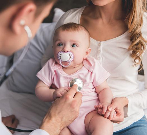 Jakie badanie powinno przejść dziecko w pierwszych miesiącach życia? - Mustela Polska - 1