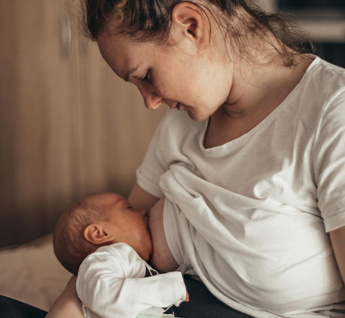 Kiedy dziecko powinno przestać jeść w nocy - Mustela Poland - 1