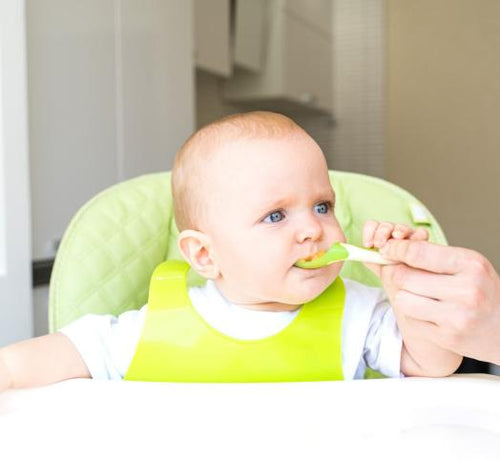 Jak rozszerzać dietę niemowlaka alergika? - Mustela Polska - 1