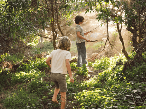 2025_REPAIR_CAMPAIGN_PICTURES_BOYS-PLAYING-FOREST-min_93248efe-6578-4db7-a1e4-2354166bca84 - Mustela Polska - 1