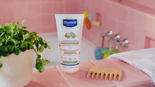 Odżywczy szampon ułatwiający rozczesywanie - Mustela Poland - 2