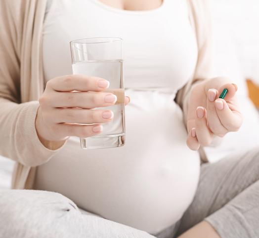 Jakie suplementy w ciąży? Witaminy dla ciężarnych - blog Mustela