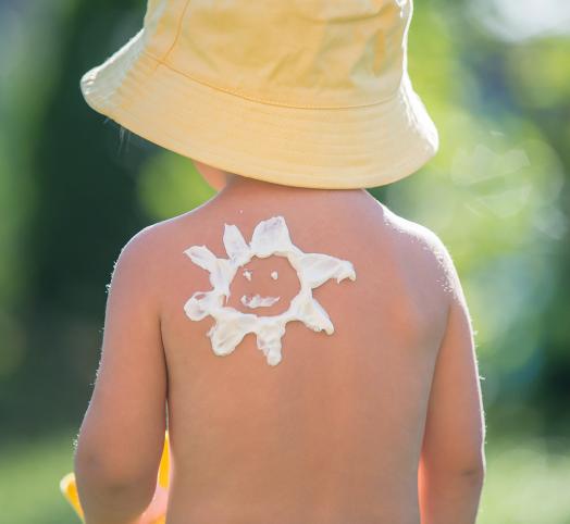 Ochrona przeciwsłoneczna skóry maluszka