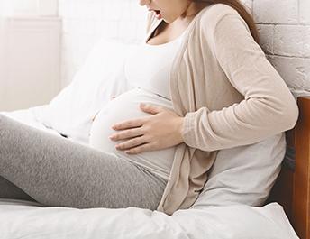 Oznaki zbliżającego się porodu – jak odczytywać swoje ciało
