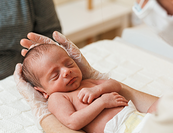 Badanie przesiewowe noworodków – dlaczego się je wykonuje?